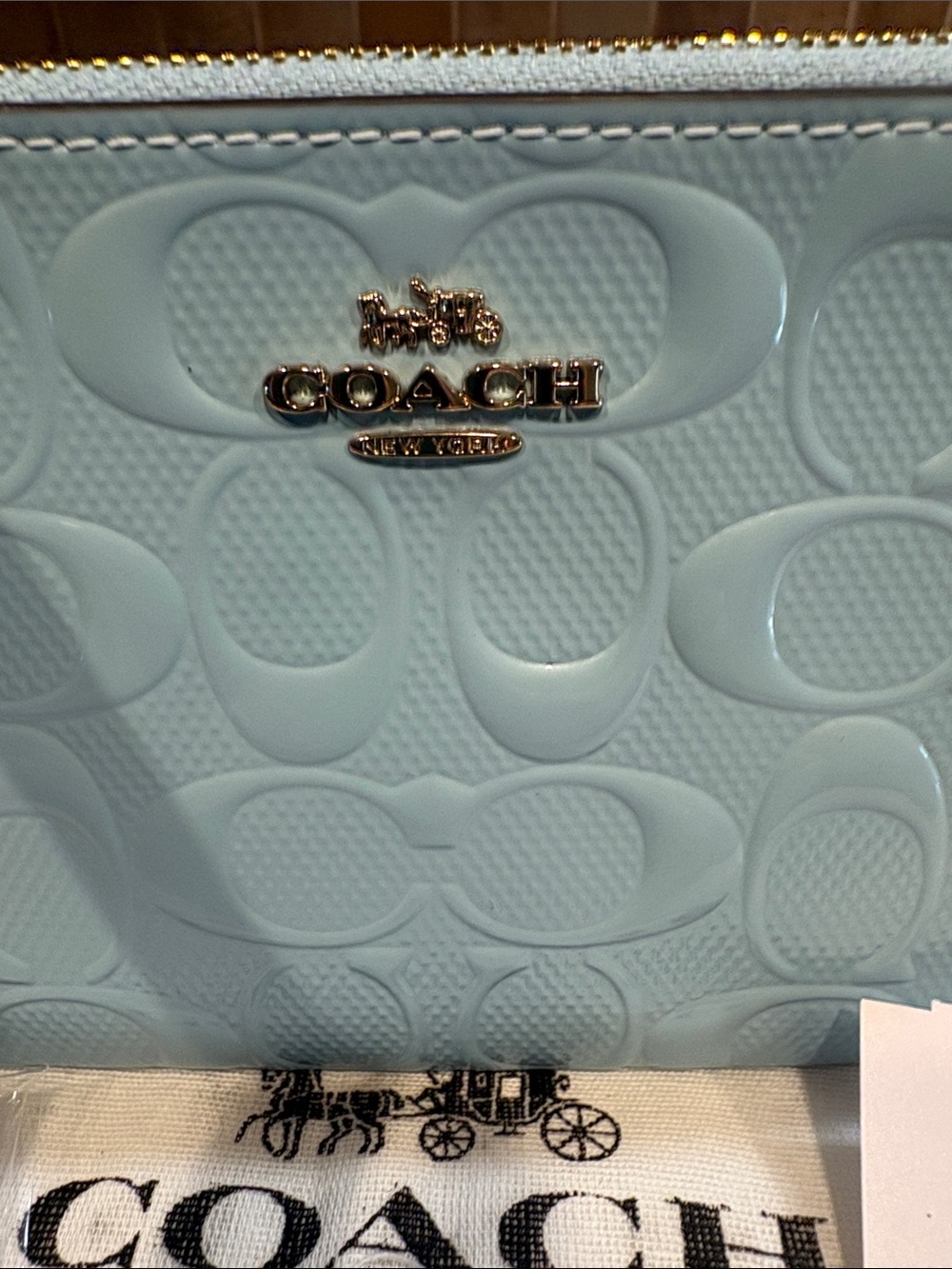 Coach NWT Glossy Light Blue Patent Leather Wristlet with Dusty MSRP $75 - Picture 2 of 9